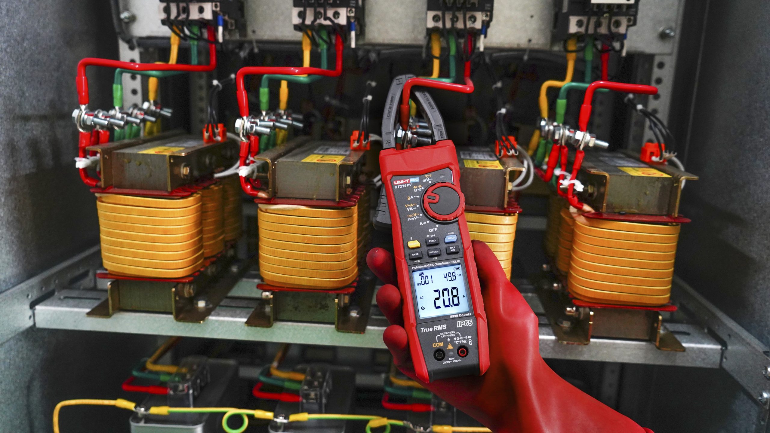 Ultra-thin Clamp:35mm ultra-thin clamp, designed for narrow gaps in the combiner or inverter and other tight spaces environment.